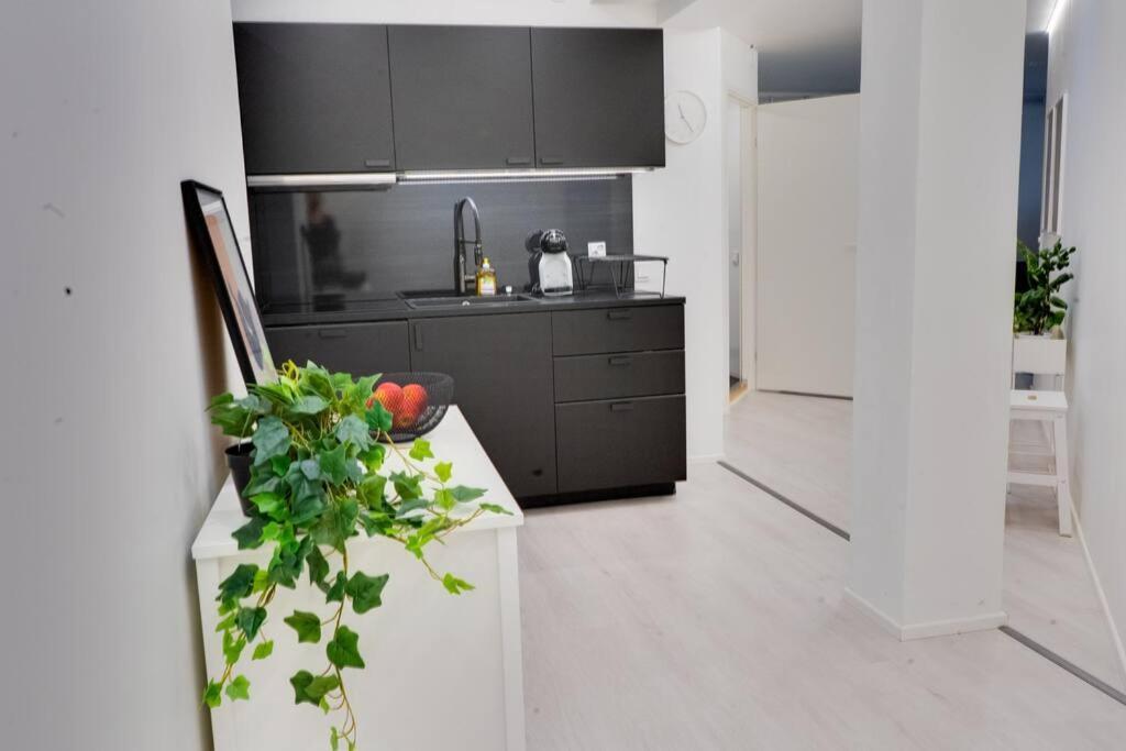 3H,K,P - Keskellae Tamperetta Kaunis Parvekkeellinen Uusittu Kolmio Apartamento Exterior foto